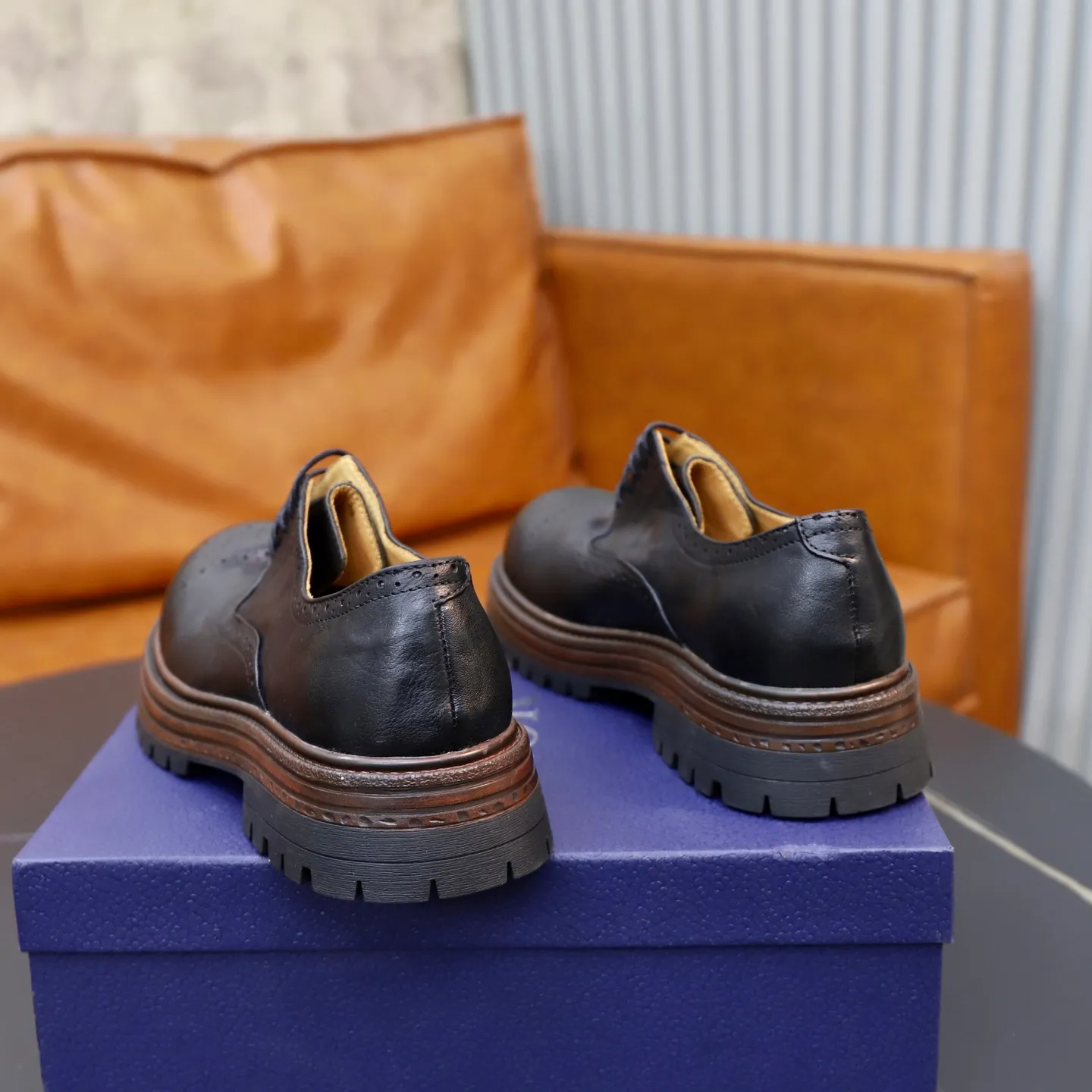 Ex-factory price: 520💰 [Dior] Dior's new casual men's shoes are launched in Hong Kong counters. Official website 1:1 production. Italian washed cowhide + water-dyed leather lining. Designed by European and American masters. Perfect shape to create counter quality, solid color rubber wear-resistant outsole and classic dazzling head! Super versatile and very comfortable. High-end without losing taste, fashionable and novel! ! Absolute focus! 3 colors available! Code number 38-45